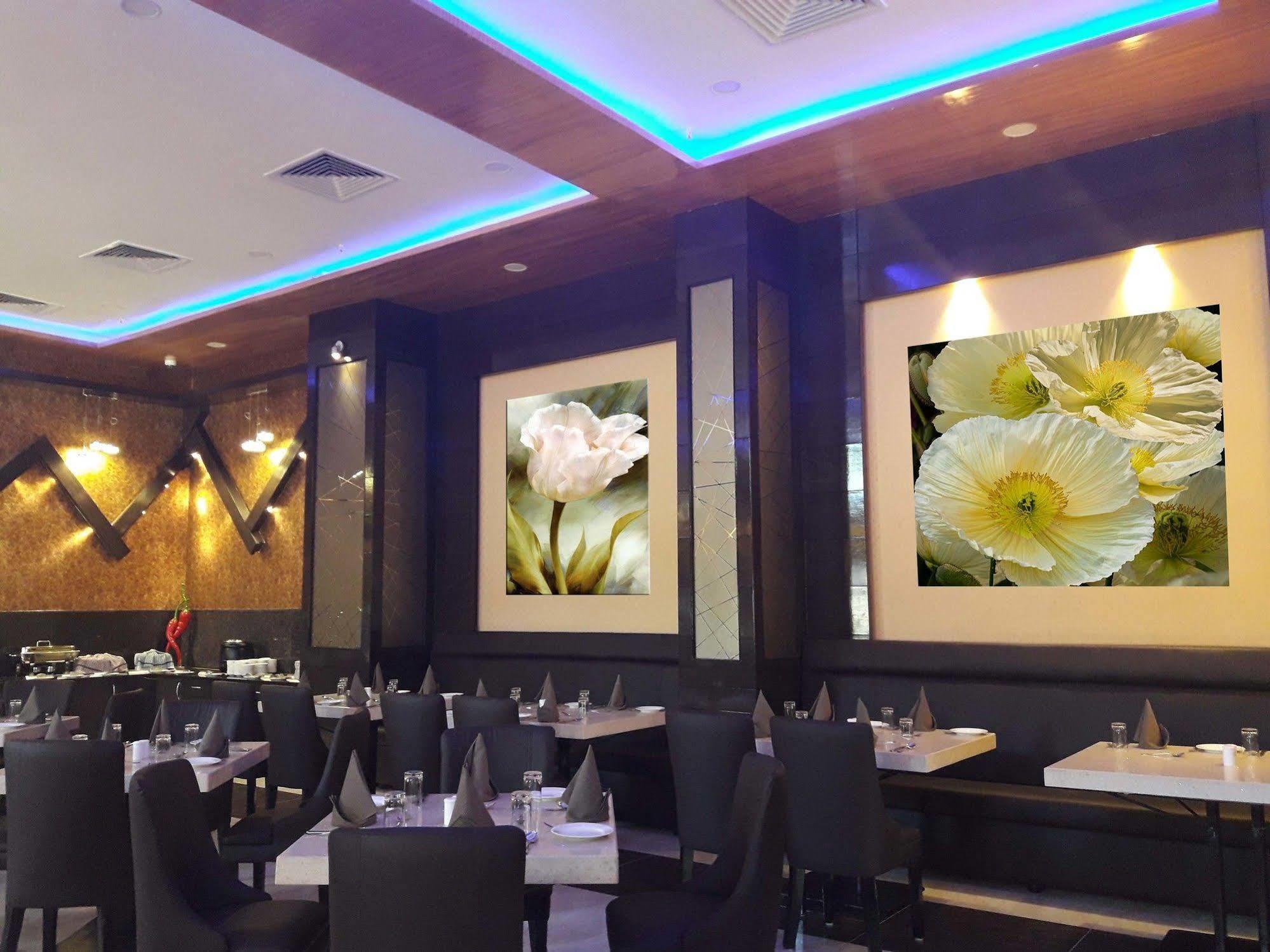 Rio Meridian Hotel Mysore Exterior foto